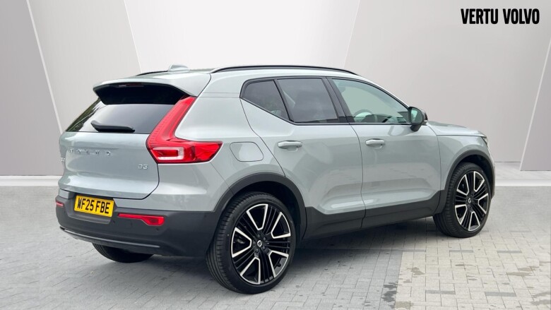Volvo XC40 2.0 B3P Ultra Dark 5dr Auto Petrol Estate